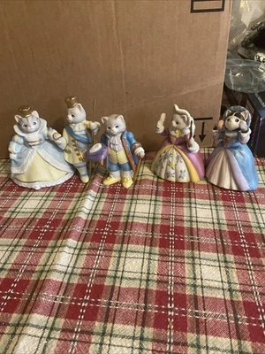 Kitty Cucumber Ceramic Decorative Figures Lot Of 4 Cinderella Collection. - Image 1 of 4