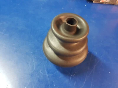 Mercedes - UNIMOG SBU & U1700 - Main gear lever  boot- 441 267 00 97, 4412670097 - Image 1 of 4