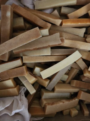 HIMALAYAN DOG CHEWS Himalayan Yak Milk Bones Dog Chews for Small Dogs, 20 Bones-each 3-4" x 3/4"