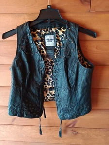 Gilet Harley Davidson nero pelle di agnello borchiato taglia XL borchiato Harley sul retro - Foto 1 di 14