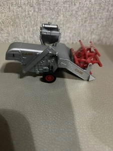 Ertl 1:43 Scale Case Pull Type Combine - Picture 1 of 9