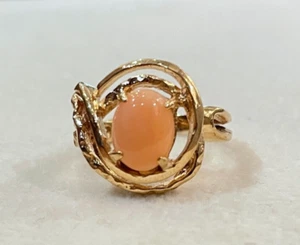 14k Yellow Gold Oval Cabochon Natural Hawaiian Salmon Pink Coral Ring - Picture 1 of 7