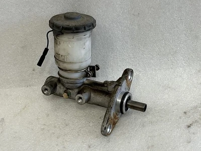 1985 年本田 ACCORD Brake Master CYLINDER 带底价 — 第 1/4 张图片