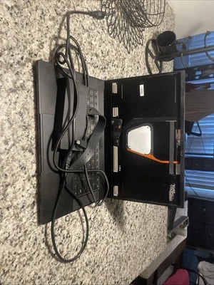 Razer Blade 15.6 inch (256GB SSD, Intel Core i7 8th Gen., 2.2GHz, 16GB) GTX 1070 - Image 1 of 4