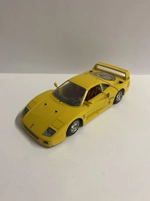 Bburago Burago 1:24 FERRARI F40 1987 GIALLA in Metallo - Made In Italy - Immagine 1 di 4