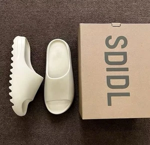 Affordable Slippers For Men With A Thick Bottom For Casual Everyday Wear. - Picture 1 of 4