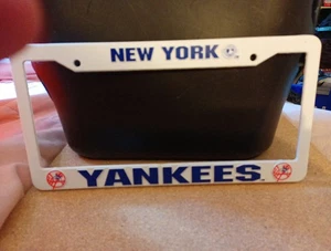 New York Yankees Plastic License Plate Cover - Picture 1 of 1