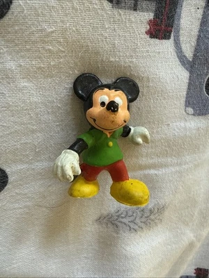 Camisa verde adorno de pastel Disney Mickey Mouse PVC años 80. Foto 1 de 4