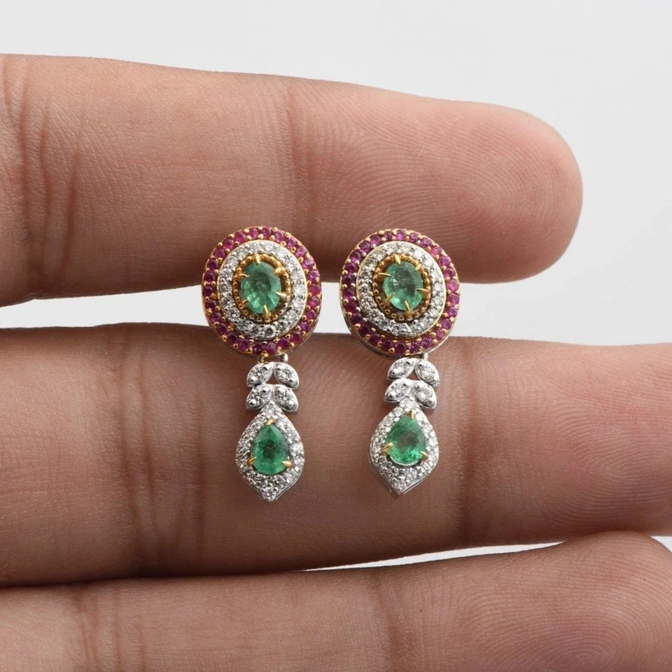 Pendiente colgante de esmeralda y rubí de corte ovalado de 2 quilates enchapado en oro de dos tonos de 14 quilates Foto 1 de 4