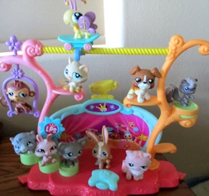 2006 Habro, Littlest Pet Shop Tricks n' Talent Show w/10 Pets & Stage Playset - Picture 1 of 16