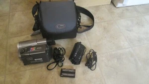 Canon-ES 420 V Hi8/8mm Video Camcorder - Picture 1 of 11