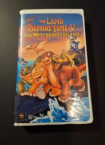 The Land Before Time V: The Mysterious Island 1997 VHS, Clamshell - Bild 1 von 3