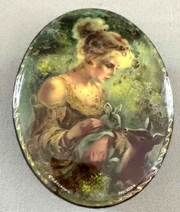 Vintage Russian FEDOSKINO Hand Made Lacquer Box - Picture 1 of 8