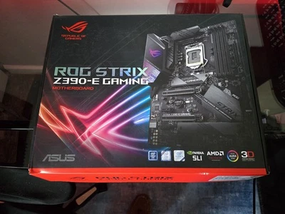 Placa madre PC para juegos Asus ROG Strix Z390-E Foto 1 de 4