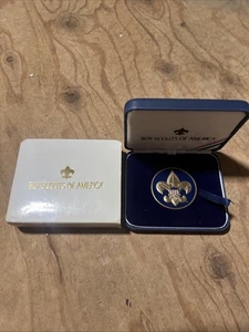 BSA BOY SCOUT FLEUR DE LIS CHALLENGE COIN DISPLAY - Picture 1 of 5