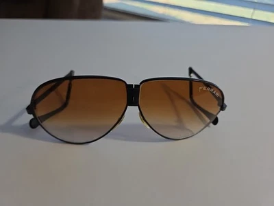 Gafas de sol plegables Ferrari Aviator vintage años 80 marco negro lentes marrones  Foto 1 de 4
