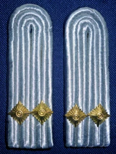 PAIR EAST GERMAN VOLKSMARINE SHOULDERBOARDS " LEUTENANT" - Picture 1 of 2