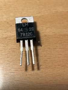 1 pcs Positive 12 Volt Regulator 1.5 amp TO220 - LM7812C. - Picture 1 of 3