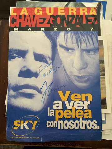 Original Vintage Julio Cesar Chavez vs Gonzalez Boxing Fight Poster-Signed 24x36 Cover