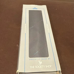 THE SOCIETY SHOP Holland KLM cravatta uomo 100% seta Made in Italy 3 X 54 NUOVA con scatola - Foto 1 di 6
