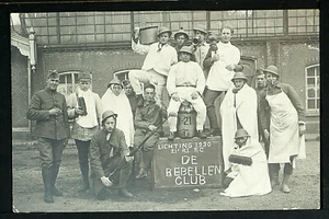 83-PAÍSES BAJOS MILITARES -Amersfoort 1930- Foto de grupo informal de soldados de 21 R - Imagen 1 de 2