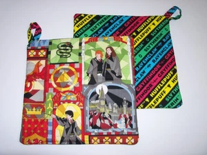 Almohadilla caliente de cocina con estampado de vitrales de Harry Potter NUEVA hecha a mano - Imagen 1 de 4