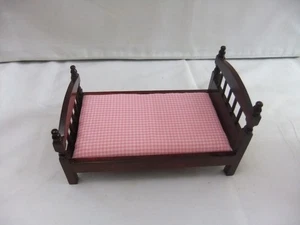 Mobili casa delle bambole scala 1:12 letto singolo in mogano - Foto 1 di 3