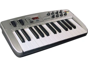 Tastiera MIDI Midiman Oxygen8 25 tasti - alimentata USB, funzionante - Foto 1 di 12