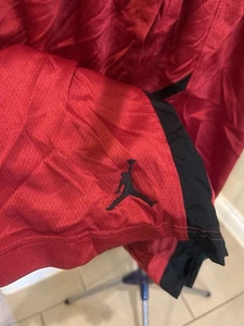 Basketballshorts der Marke Jordan für Herren rot schwarz Dri-Fit 2XL  - Bild 1 von 7