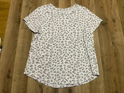 Camisa Old Navy, Para Mujer Talla Grande, Gris, Estampado Guepardo Foto 1 de 4