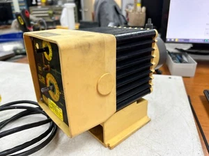 👀 BOMBA DOSIFICADORA ELECTROMAGNÉTICA LMI MILTON ROY 6.9 PSI MAX 1.5 AMP B721-91S - Imagen 1 de 10