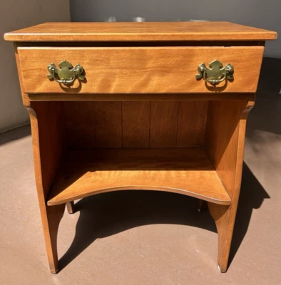 **RARE MODEL**Ethan Allen Heirloom Collection Nightstand! - Image 1 of 4