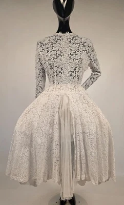 VINTAGE UNLABELED ITALIAN 1950’S LACE + TULLE WEDDING / PARTY DRESS W SLIP - Image 1 of 4
