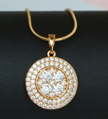 Colgante redondo con tachuelas de circonita cúbica blanca en acabado dorado - Elegante brillo, XPPT1856 Foto 1 de 4