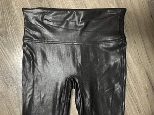 Spanx Faux Leather Leggings Ankle Length Core Compression Black 2437 Sz S - Picture 1 of 7