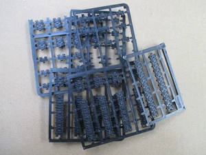 D26C25 LOT GRAPPE x4 CHENILLE IMPERIALE WARHAMMER 40000 BITZ BITS (1994) - Picture 1 of 5