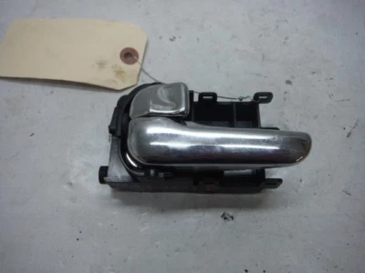 1999 INFINITI Q45 A/T DRIVER MAÇANETA INTERIOR DA PORTA FABRICANTE DE EQUIPAMENTO ORIGINAL 1997 1998 2000 2001 - Imagem 1 de 4