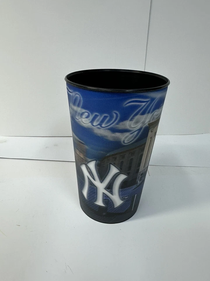 Сувенирный кубок New York Yankee Stadium цветная голограмма сувенирные сувениры MLB - Изображение 1 из 4