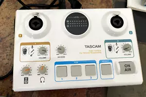 Tascam US-42 MiNiSTUDIO Creator USB Audio Interface for Podcasting w/ USB cable - Picture 1 of 3