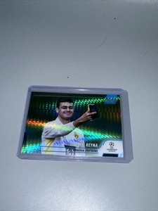 2021-22 Stadium Club Chrome UEFA Giovanni Reyna Blue Prism Refractor Dortmund 78