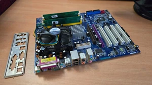 ASRock 4CoreDual-SATA2 R2 motherboard + Intel Pentium E5700 CPU and 1GB DDR2 - Picture 1 of 24