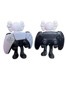 Soporte Controlador Kaws Doble Color Impreso en 3D - Imagen 1 de 7
