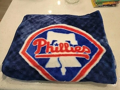 CLEARANCE! PHILADELPHIA PHILLIES 48X60 TAPESTRY/BLANKET/VG CONDITION - Image 1 of 4