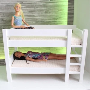 Puppen-Etagenbett aus Holz - passend für Möbel in Barbie-Größe - Puppenhaus Diorama Maßstab 1:6 - Bild 1 von 13
