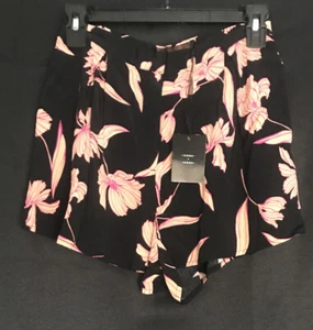 NWT - Code X Mode Women's Black Floral Pleated Shorts - Size S - Picture 1 of 9