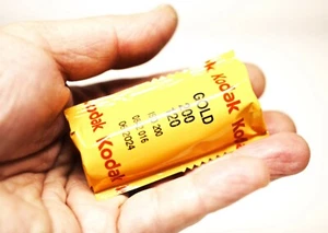 kodak gold 200 120 format single roll for medium format cameras NEW! Expired! - Picture 1 of 3