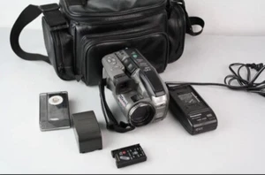 Panasonic PV-L650D Palmsight VHS-C Analog Camera Camcorder Palmcorder TESTED - Picture 1 of 7