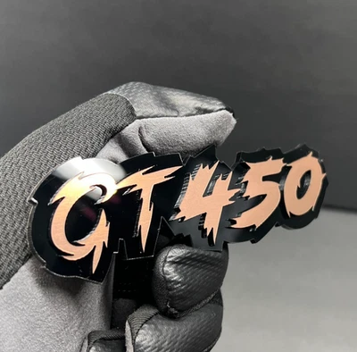 Insignia emblema coche acrílico personalizado corte lazer MULTICOLOR nombres de texto personalizados. Foto 1 de 4