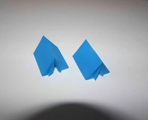 *** LOT DE 2 TENTES DE CAMPING BLEUES  DECORS TRAIN HO 1/87 N1 *** - Zdjęcie 1 z 1