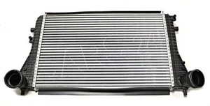 Ladeluftkühler Für VW AUDI SKODA SEAT Beetle Caddy III Eos 1K0145803 - Bild 1 von 2